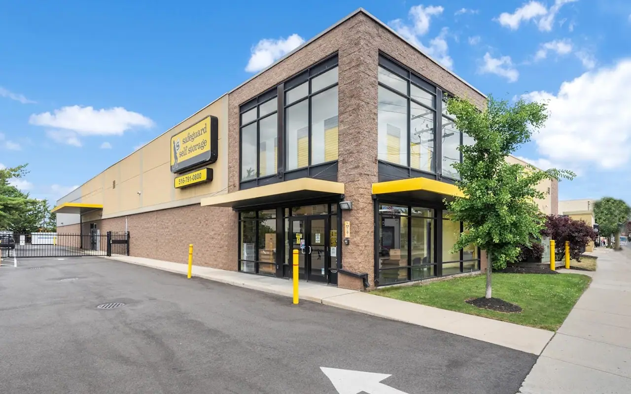 Safeguard Self Storage, RV storage in Hewlett