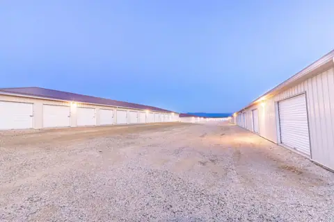 Fox Den Storage photo 2