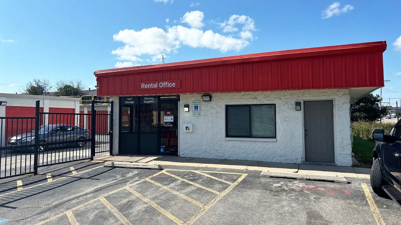 Public Storage, RV storage in Elk Grove Village