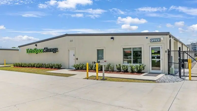 Extra Space Storage, RV storage in Brunswick