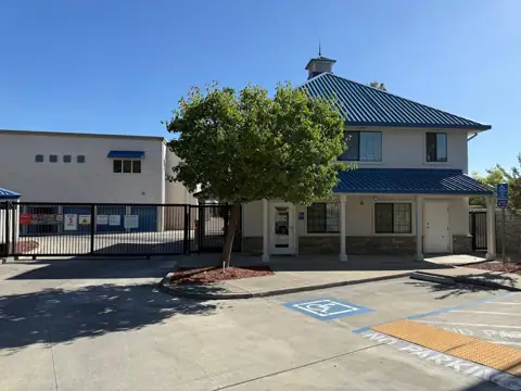 Public Storage photo 2