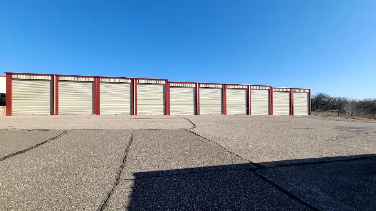 Red Bluff Boat & RV Storage, RV storage in Edmond