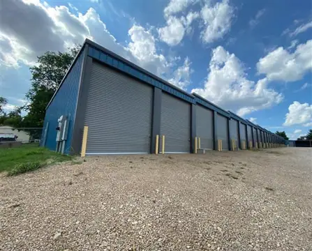 Honey Badger Self Storage in Park Hills, MO