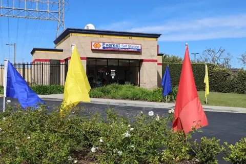 Everest Self Storage - El Segundo in El Segundo, CA